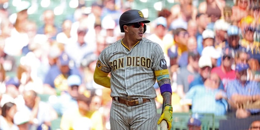 padres manny machado destroys coolers in dugout meltdown vs brewers