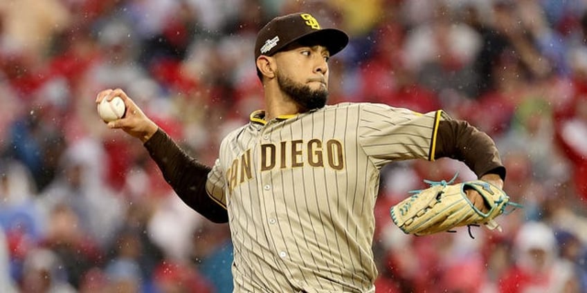 padres robert suarez ejected for sticky substance before throwing single pitch