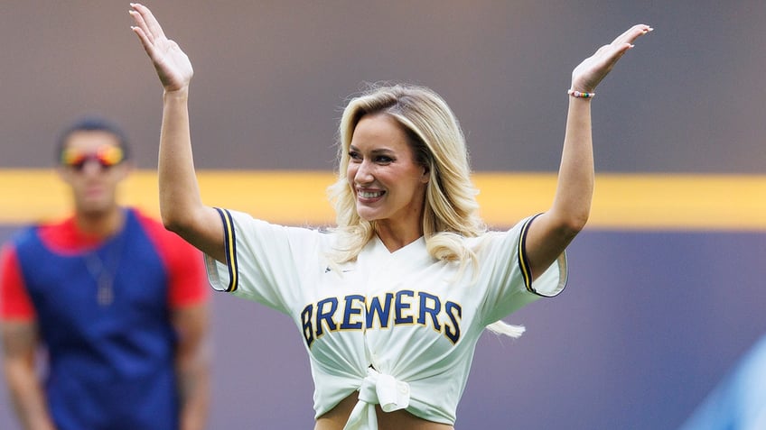 Paige Spiranac at Brewers game