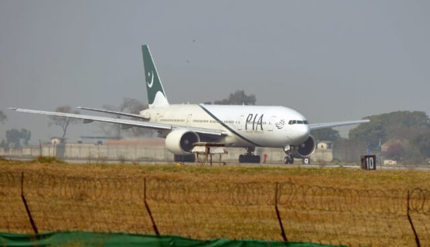 pakistan flag carrier pia struggling to pay bills