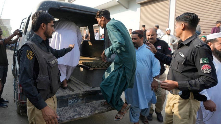 pakistan launches crackdown on illegal immigration echoing us debate amid terror concerns