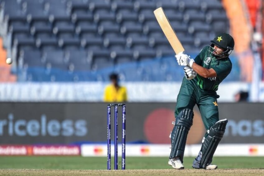 pakistan overcome netherlands and de leede to win world cup opener