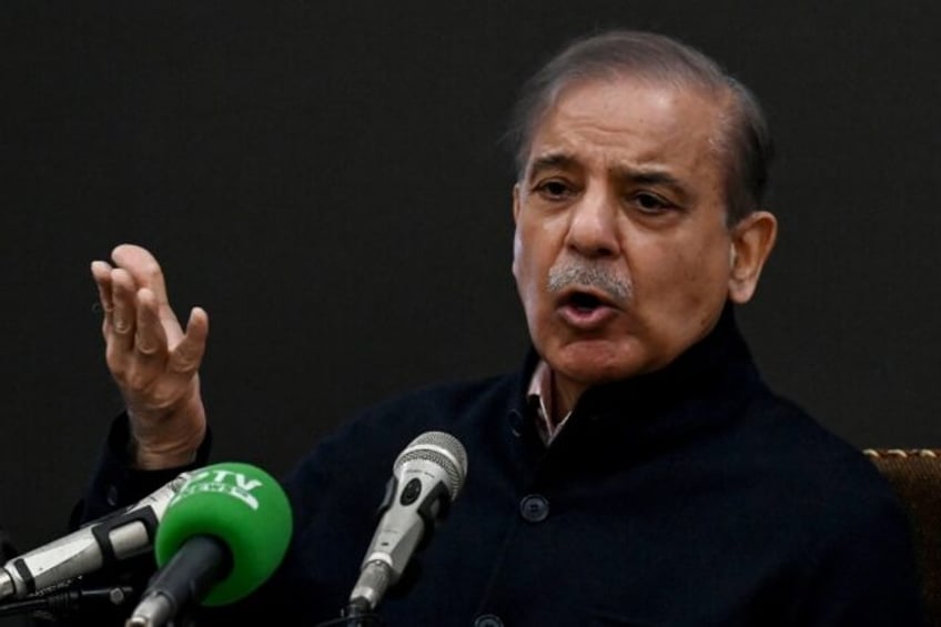 Former premier Shehbaz Sharif appears set to be Pakistan's next prime minister following a