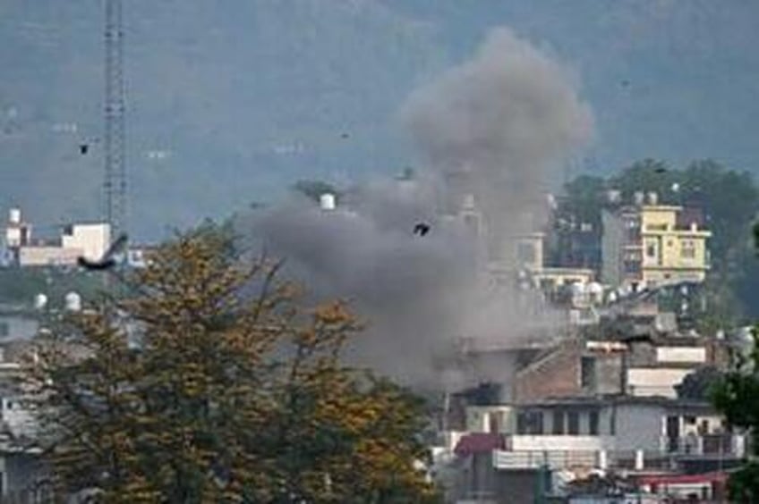 pakistan says it killed up to 50 indian soldiers in fresh border clashes