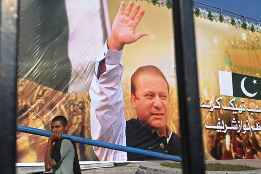 pakistans comeback king nawaz sharif returns again