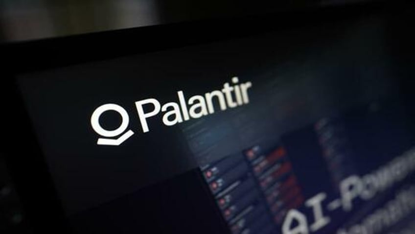 palantirs deepening government ties spark fears of centralized surveillance