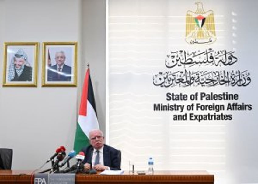 Palestinian Authority temporarily suspends Al Jazeera
