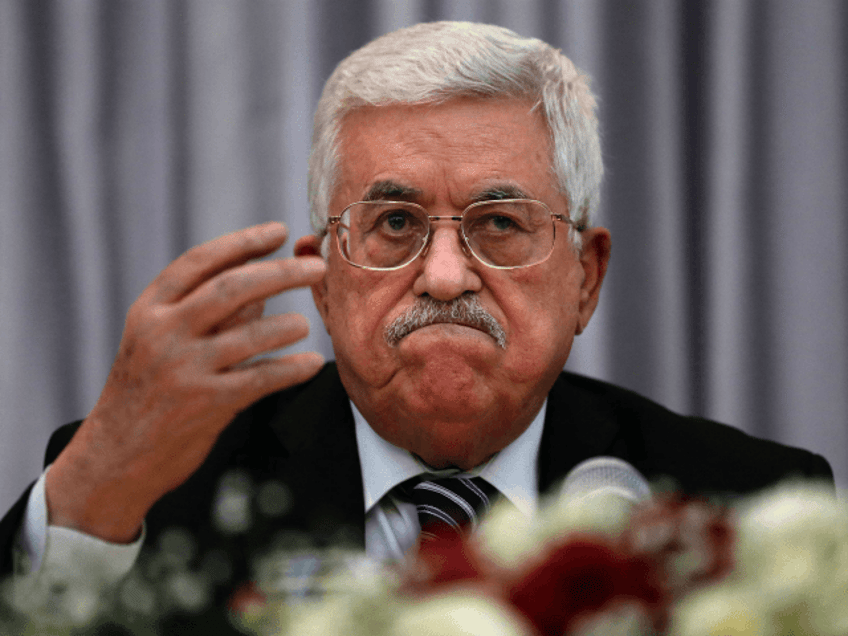 palestinian security forces attack civilians protesting mahmoud abbas in west bank