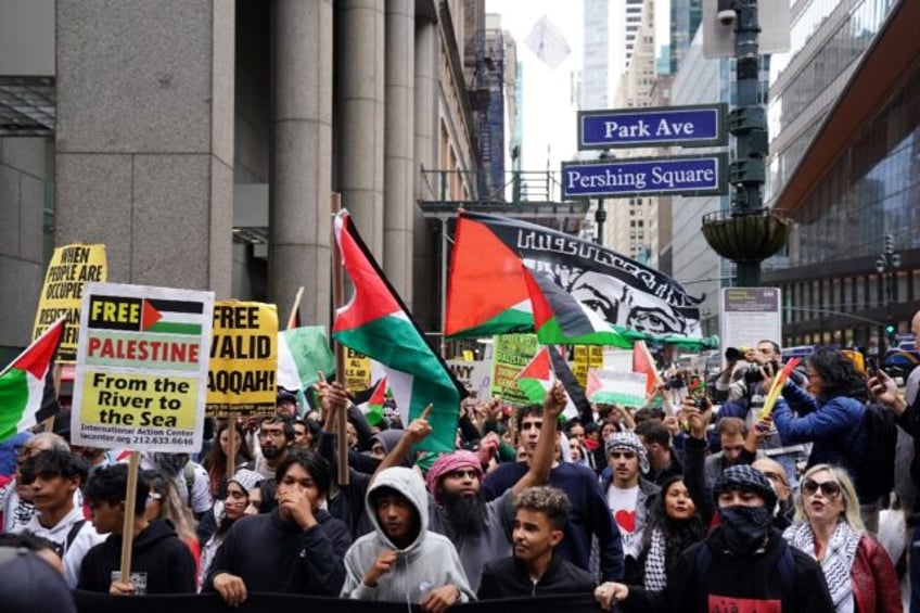 palestinian supporters pro israel counter protestors rally in manhattan