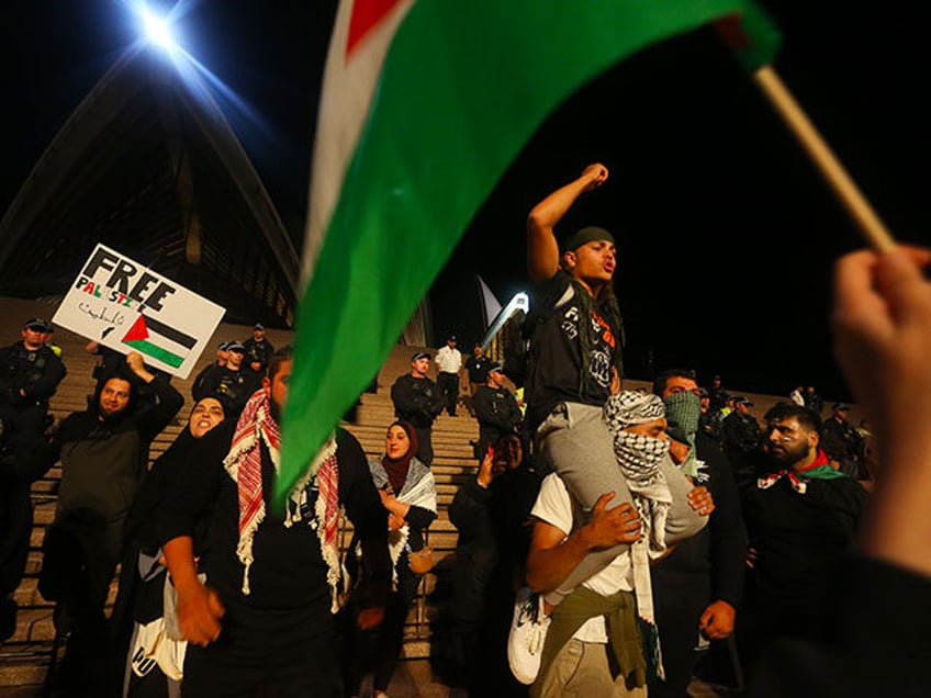 palestinians flood sydney for unauthorized sequel to gas the jews rally