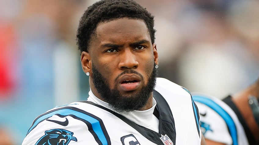 panthers brian burns ejected after taking swipe at bucs lineman explains incident