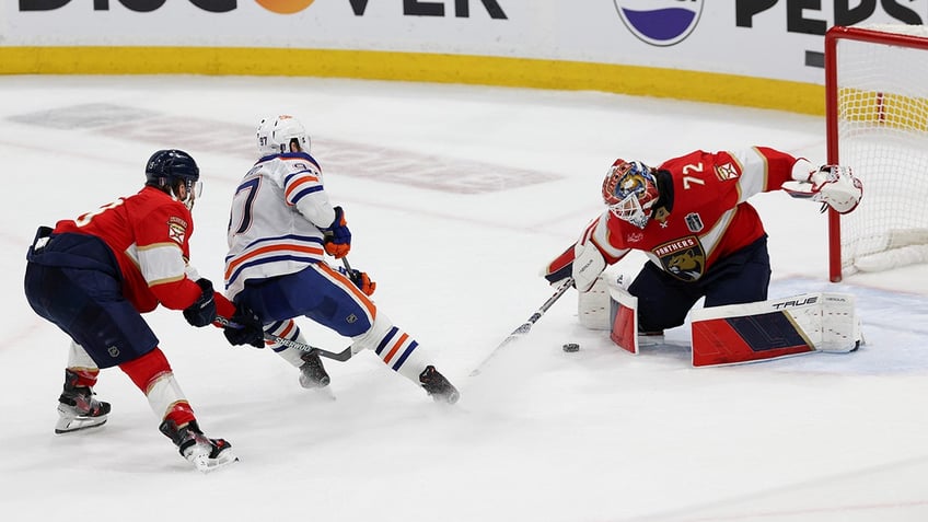 Sergei Bobrovsky shuts down Connor McDavid