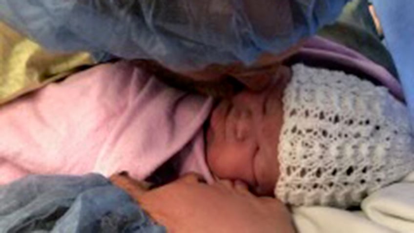 parents welcome 14 pound baby the largest on record since 2010 everybody was making bets