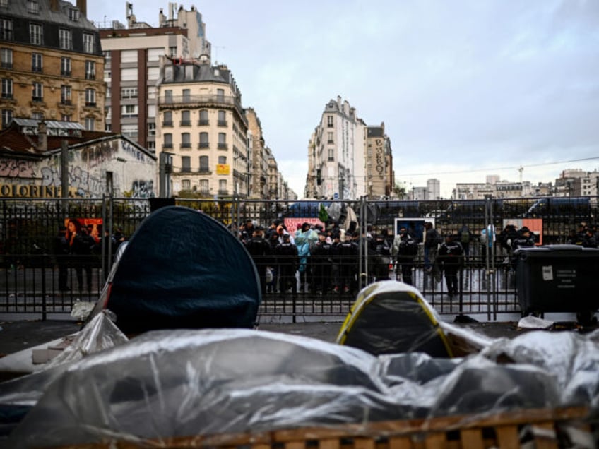 paris clears thousands from migrant camps in olympics clean up effort