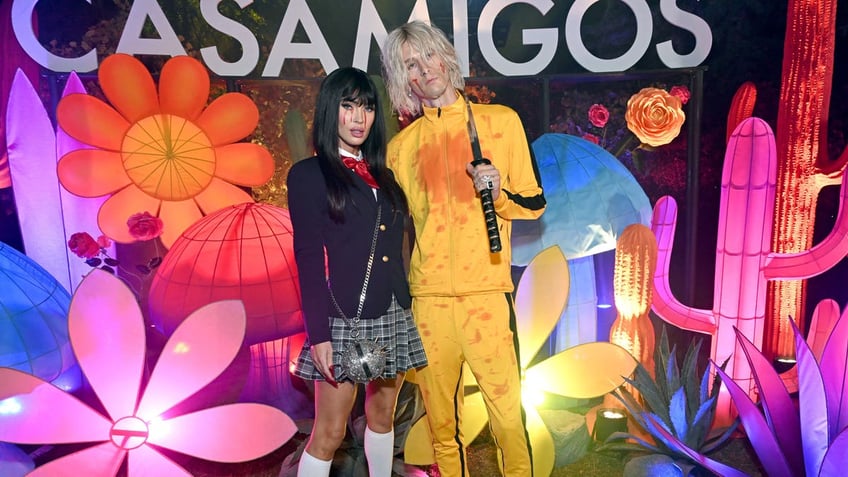 paris hilton justin bieber strip down for cindy crawford rande gerbers star studded halloween party