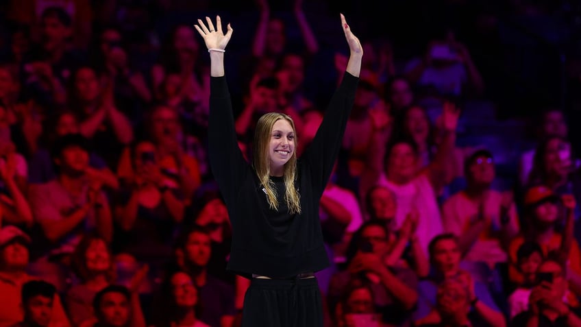 Gretchen Walsh celebrates