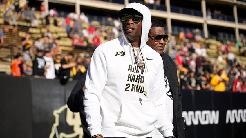 parking police leave ticket on deion sanders luxury car ahead of games against oregon lamborghini prime