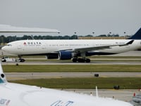 Passengers suffer flight delays after Delta planes clip wings at Minneapolis airport