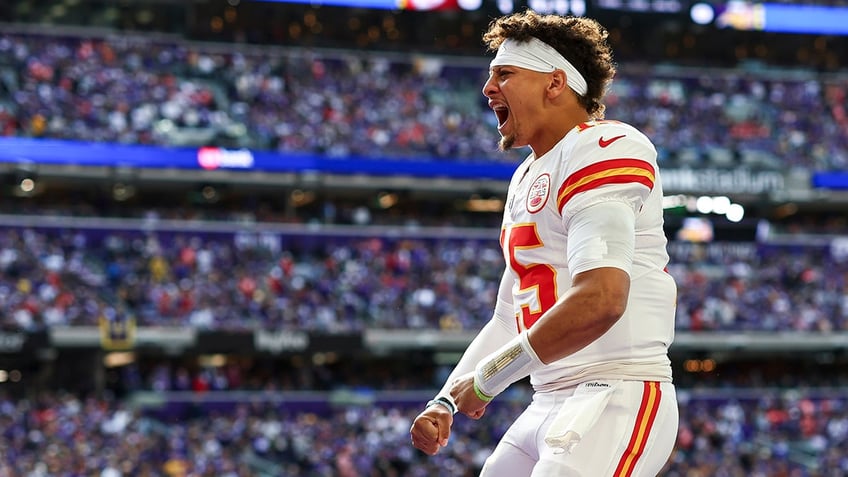 patrick mahomes makes history with first career win over vikings and other week 5 statistical highlights