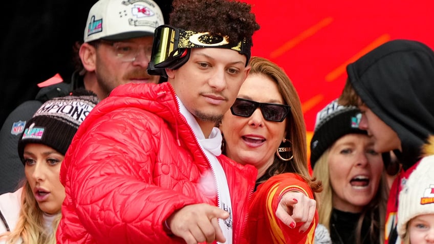 Patrick Mahomes and his mom