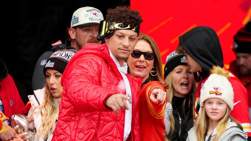 Patrick Mahomes celebrates with his mom