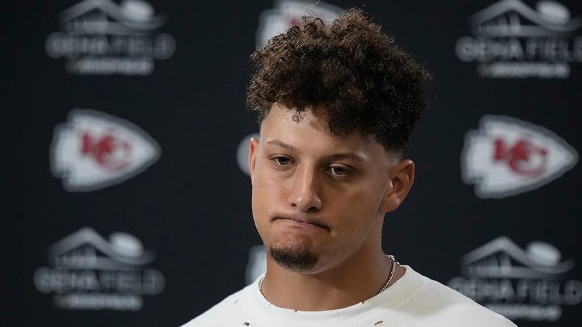 patrick mahomes unbothered by criticism after loss people are kind of waiting for you to go down