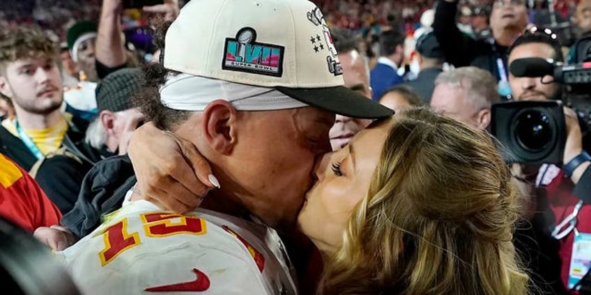 patrick mahomes wife brittanys couples quiz goes viral after misfire