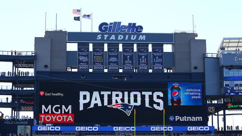 patriots fan who died after altercation at game once saved girl who was in danger of drowning