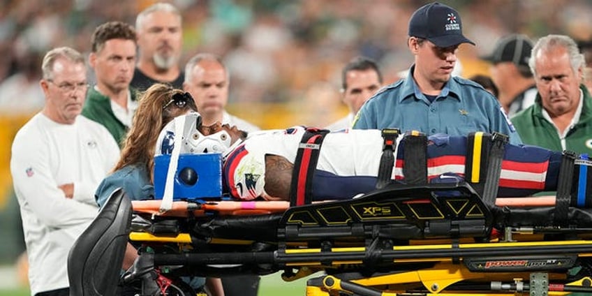 patriots packers preseason game cut short after player gets carted off hospitalized