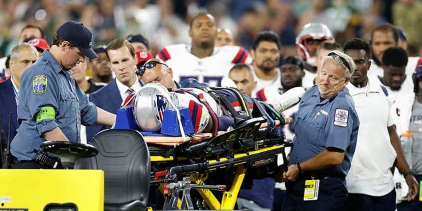 patriots packers preseason game cut short after player gets carted off hospitalized