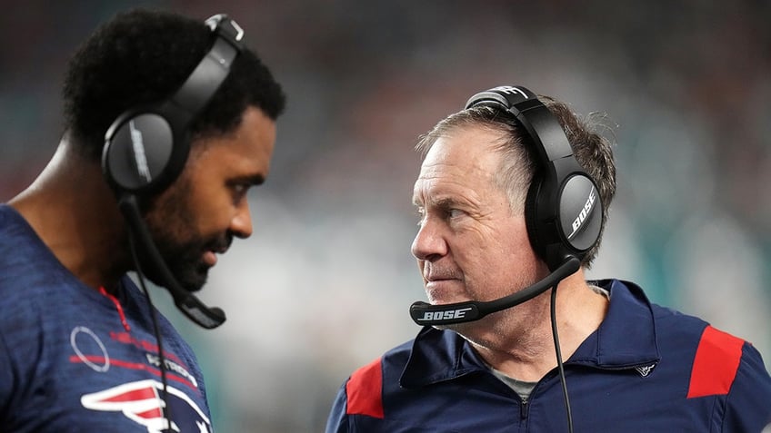 Jerod Mayo and Bill Belichick talk