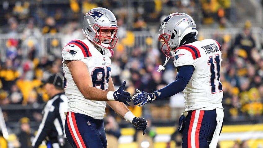 patriots use dominant first half to get unlikely victory against steelers