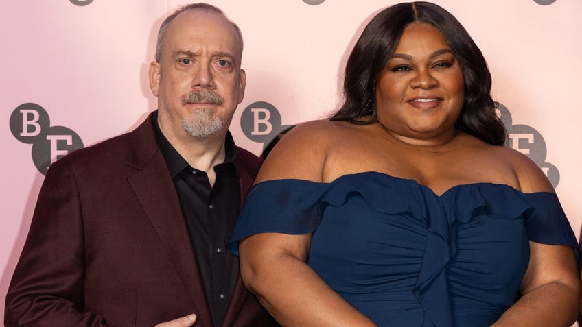 Paul Giamatti and Da'Vine Joy Randolph on the red carpet