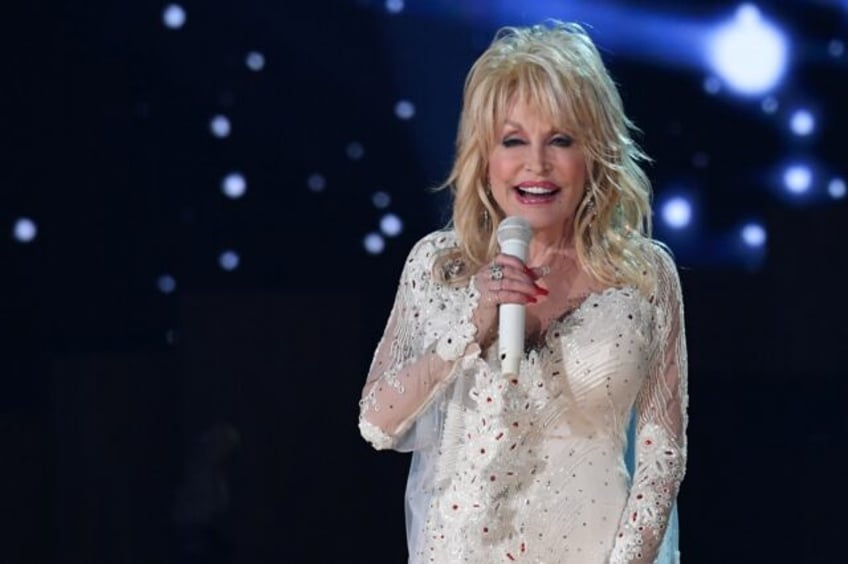 paul mccartney ringo starr join dolly parton on let it be