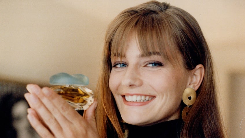 paulina porizkova avoids botox plastic surgery i have never felt so desirable or beautiful