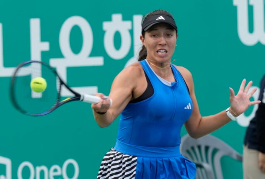 pegula beats yuan to claim korea open title