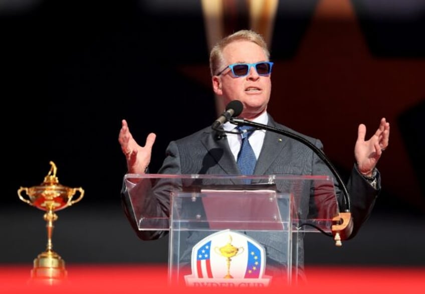 Keith Pelley, chief executive of golf's European Tour Group, will leave in April to become president and chief executive of Maple Leaf Sports and Entertainment, which owns NBA, NHL and MLS clubs