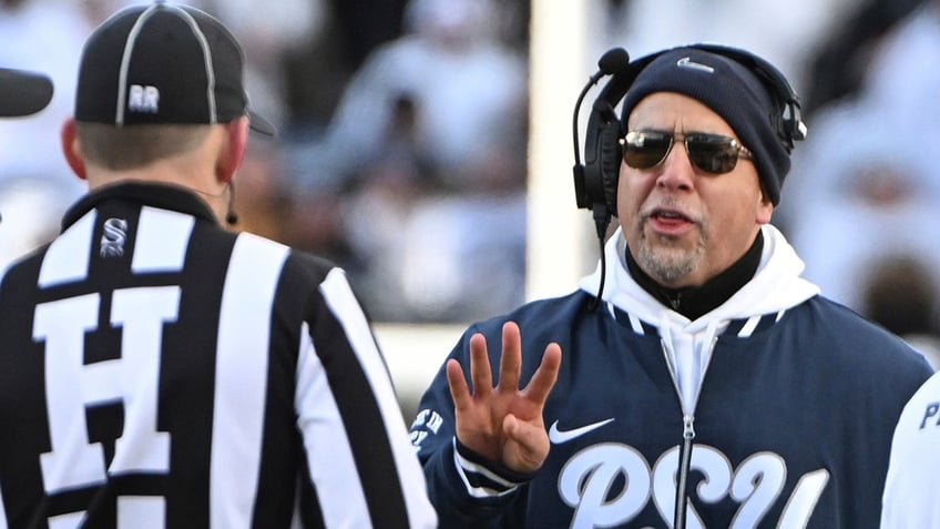 James Franklin talks to refs