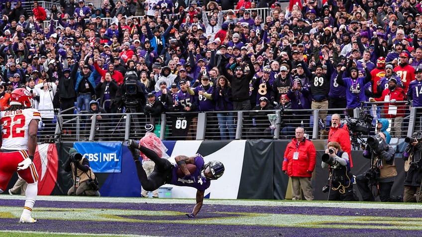 Zay Flowers scores a touchdown