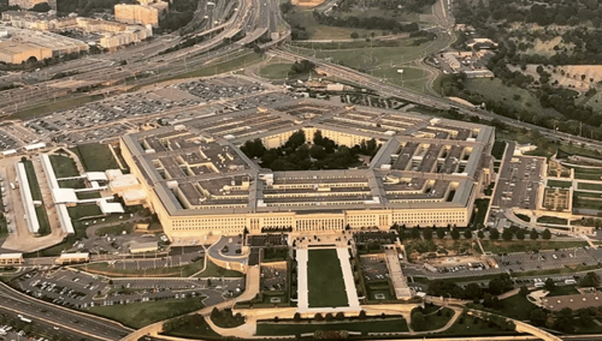 pentagon employees connected to chinese deepseek servers for days before block