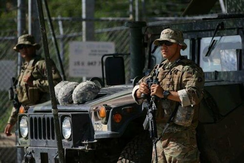 pentagon reportedly deploying 1500 active duty troops to us mexico border 