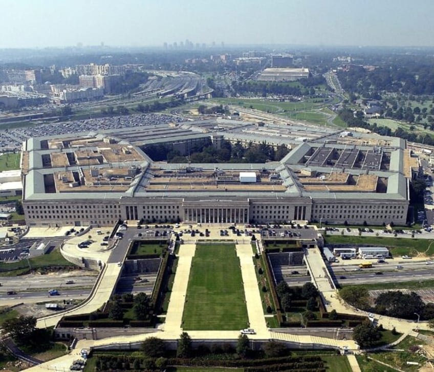 The Pentagon in Washington DC will get solar panels in a push for clean energy in the US government