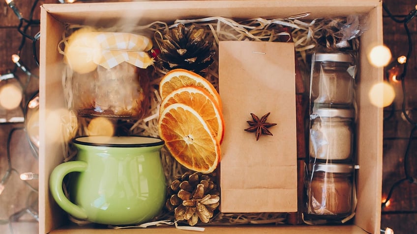 perfect holiday gifts for tea lovers