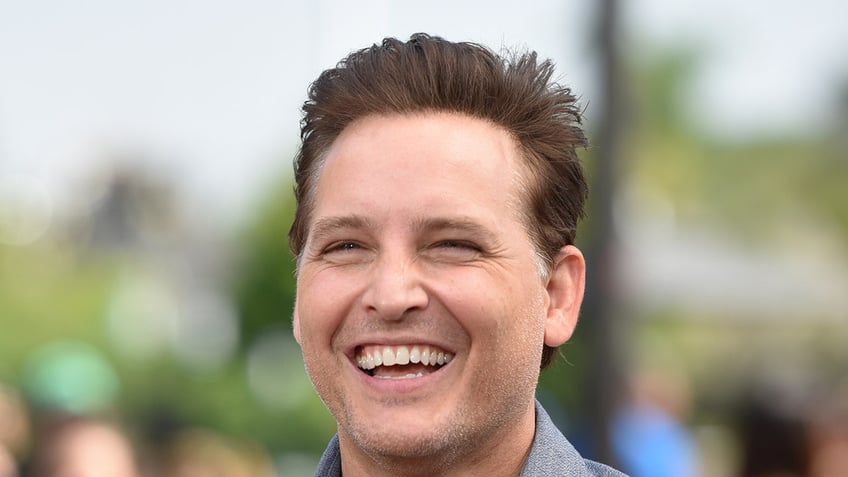 peter facinelli shares faith with his kids explains why talking to god on a daily basis is important