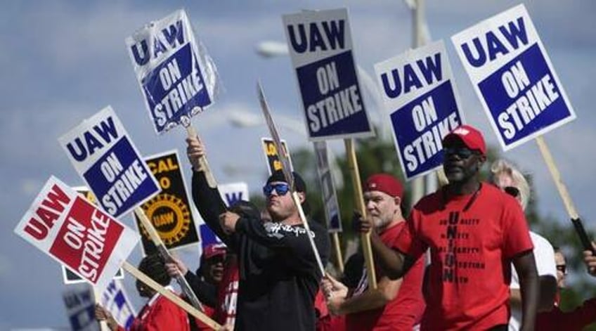 peter schiff puts the uaw strike in its economic context