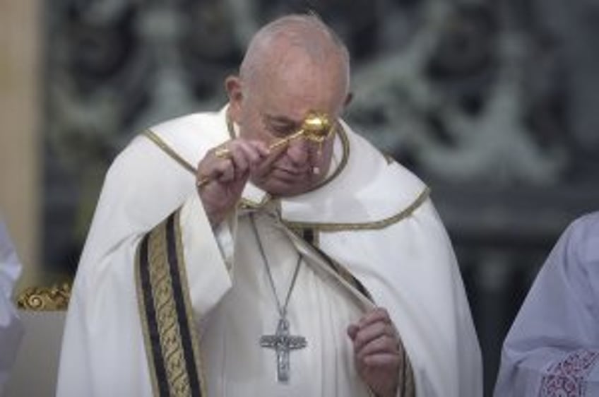 Pew: Of U.S. Catholics, 75% approve of Pope Francis even as approval falls 8 points from 2