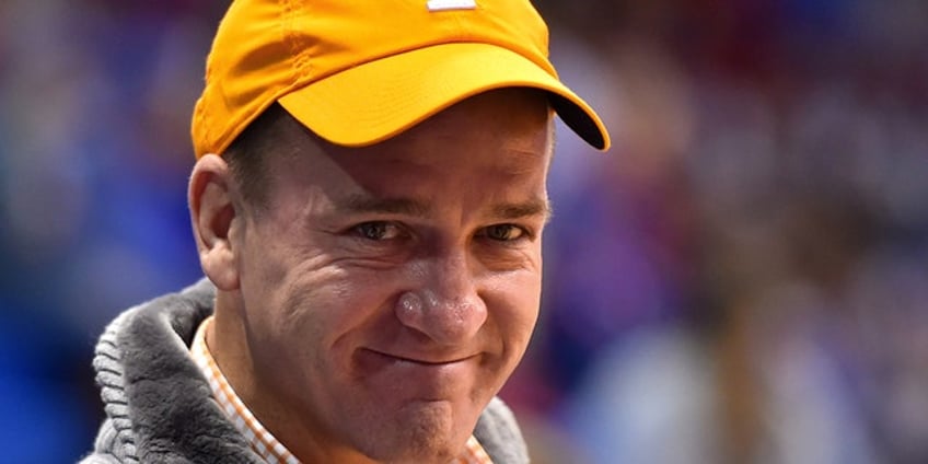 peyton manning takes on new role as professor at university of tennessee