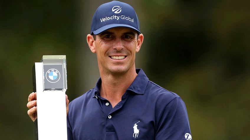 pga golfer billy horschel discusses accidental taylor swift motivation with fearless bracelet