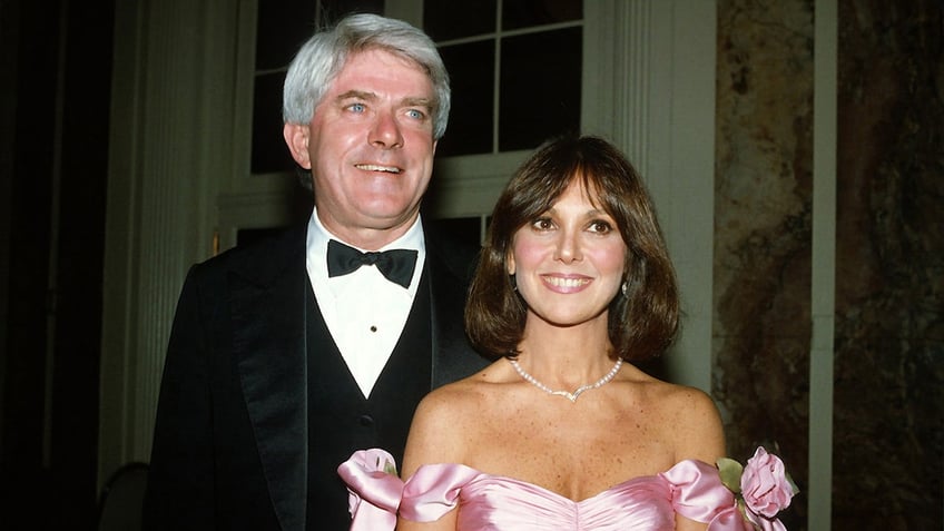 Phil Donahue and Marlo Thomas posing together