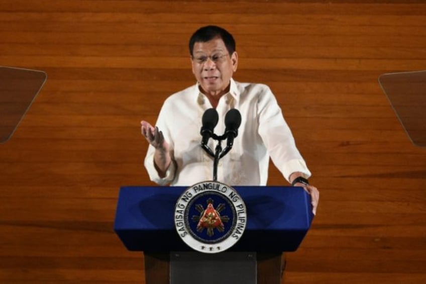 philippines drug war 18 mayors named on duterte hit list surrender